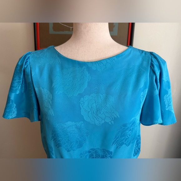 Vintage floral shine and matte pattern- front drape midi dress. - Picture 5 of 6